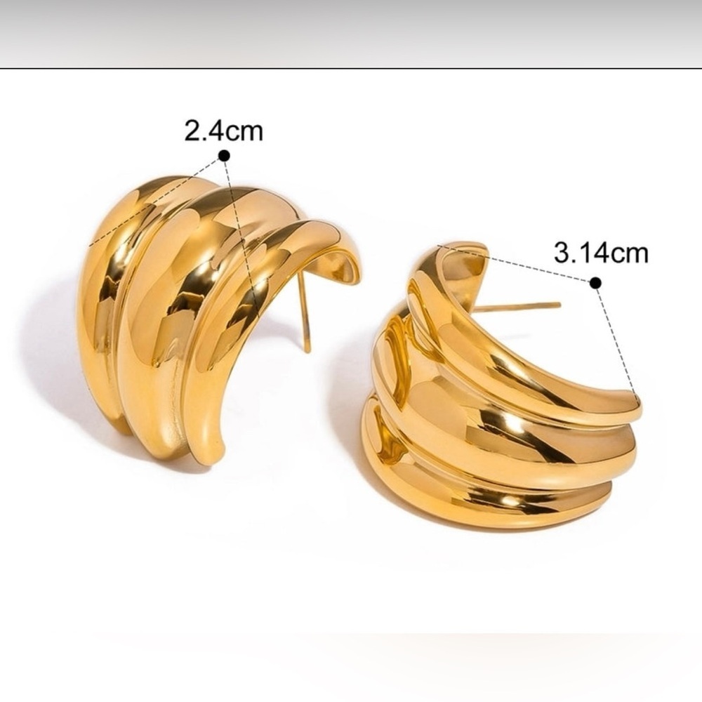 Maximalist Classic Style Geometric Design Earrings - Picture 5 of 5